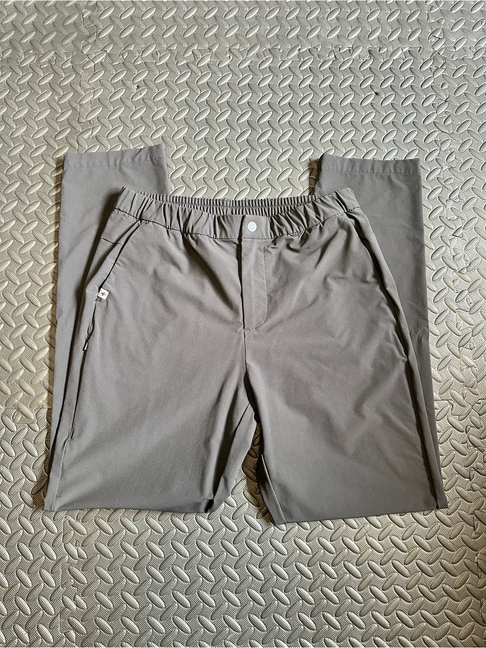 FIGS PRO Scrub Pants 
(Purchased as Men Style)